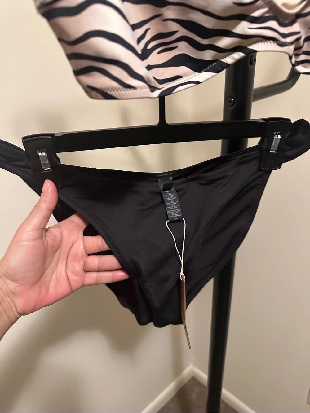 Skims‎ Signature  Plunge Triangle Swim